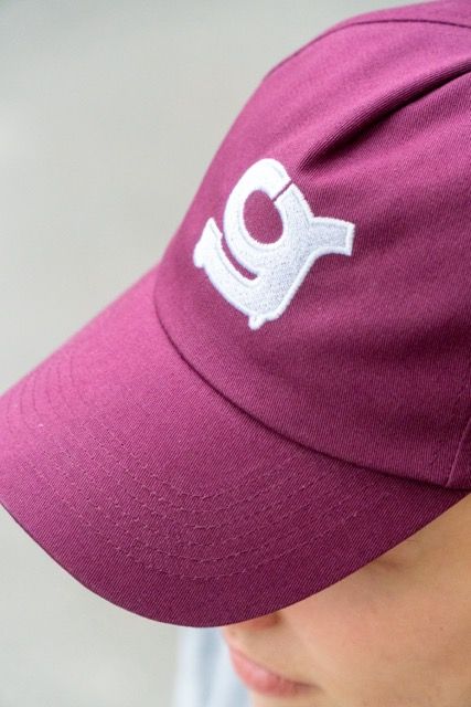 Kapa s šiltom Gizmania Fella Burgundy
