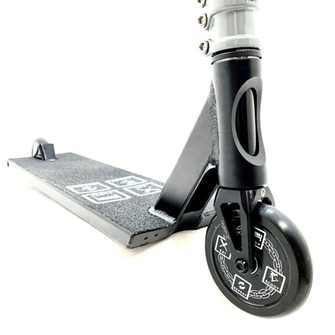 Skiro custom Striker Freescoot